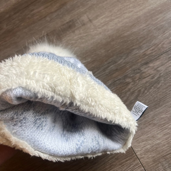 Vera Bradley Light Gray Knit Beanie with White Pom-Pom - Picture 3 of 5